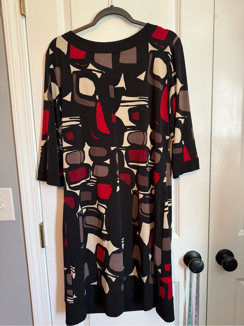New Directions Black Geometric Print Shift Dress - - Picture 7 of 7